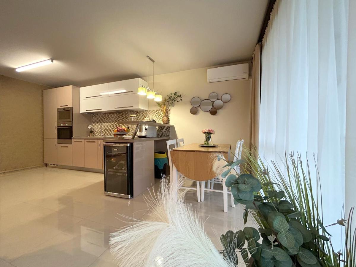 Thea Apartment ทิมิชัวรา ภายนอก รูปภาพ